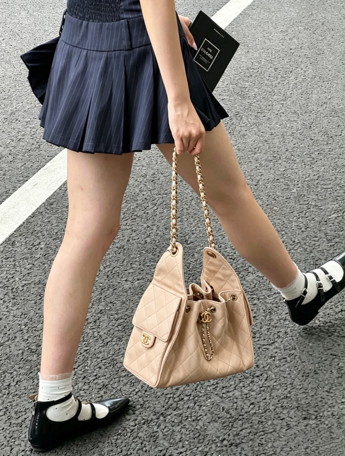 CHANEL Drawstring Bucket — 25 cm | 2 Colors Without Box