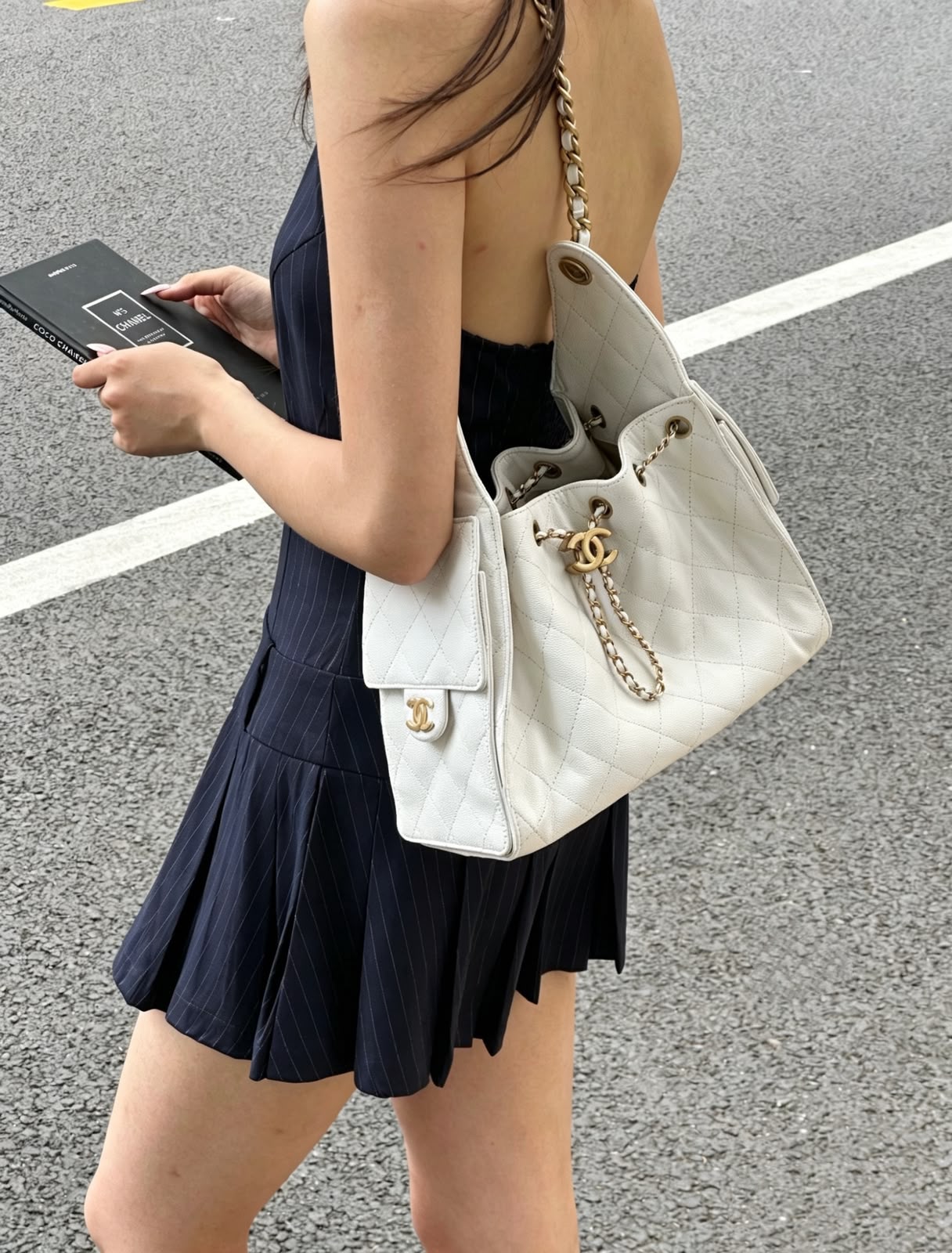 CHANEL Drawstring Bucket — 25 cm | 2 Colors Without Box