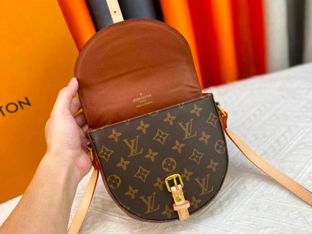 LOUIS VUITTON Monogram Saddle Crossbody — 20 cm With Box