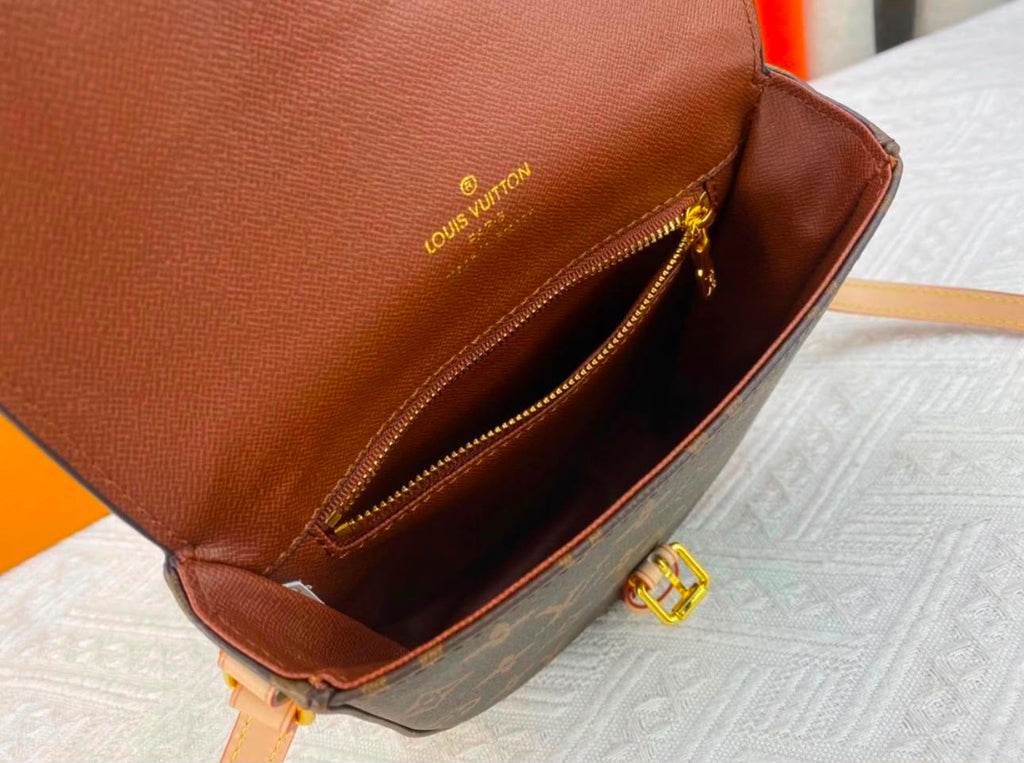 LOUIS VUITTON Monogram Saddle Crossbody — 20 cm With Box