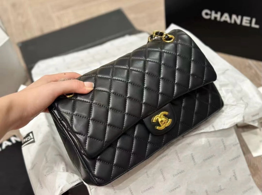 CHANEL Quilted Flap Shoulder Bag — 25 cm | 5 Colors with Box