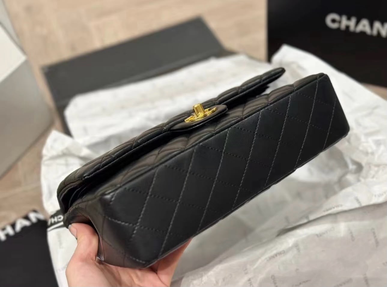 CHANEL Quilted Flap Shoulder Bag — 25 cm | 5 Colors with Box