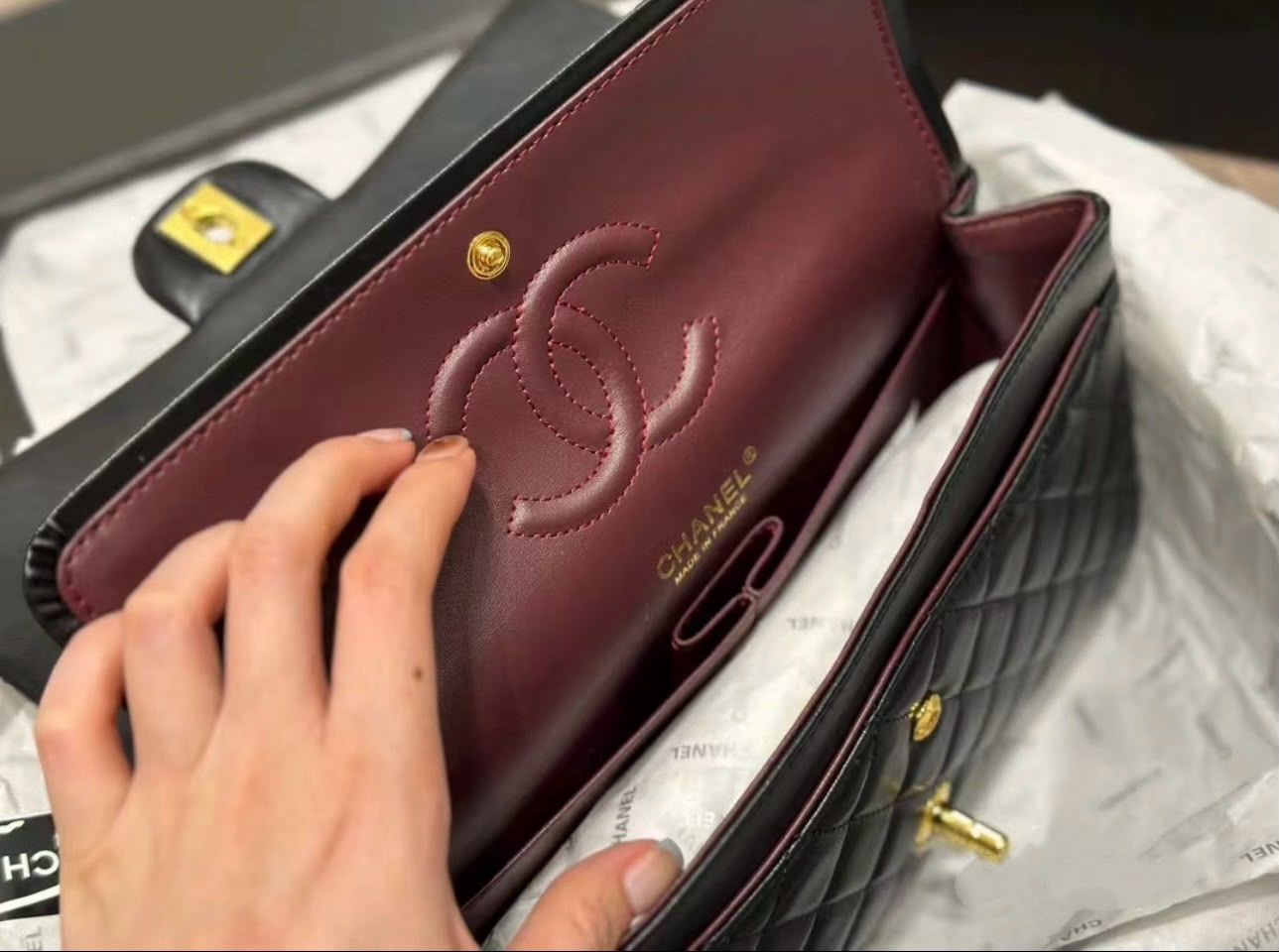 CHANEL Quilted Flap Shoulder Bag — 25 cm | 5 Colors with Box