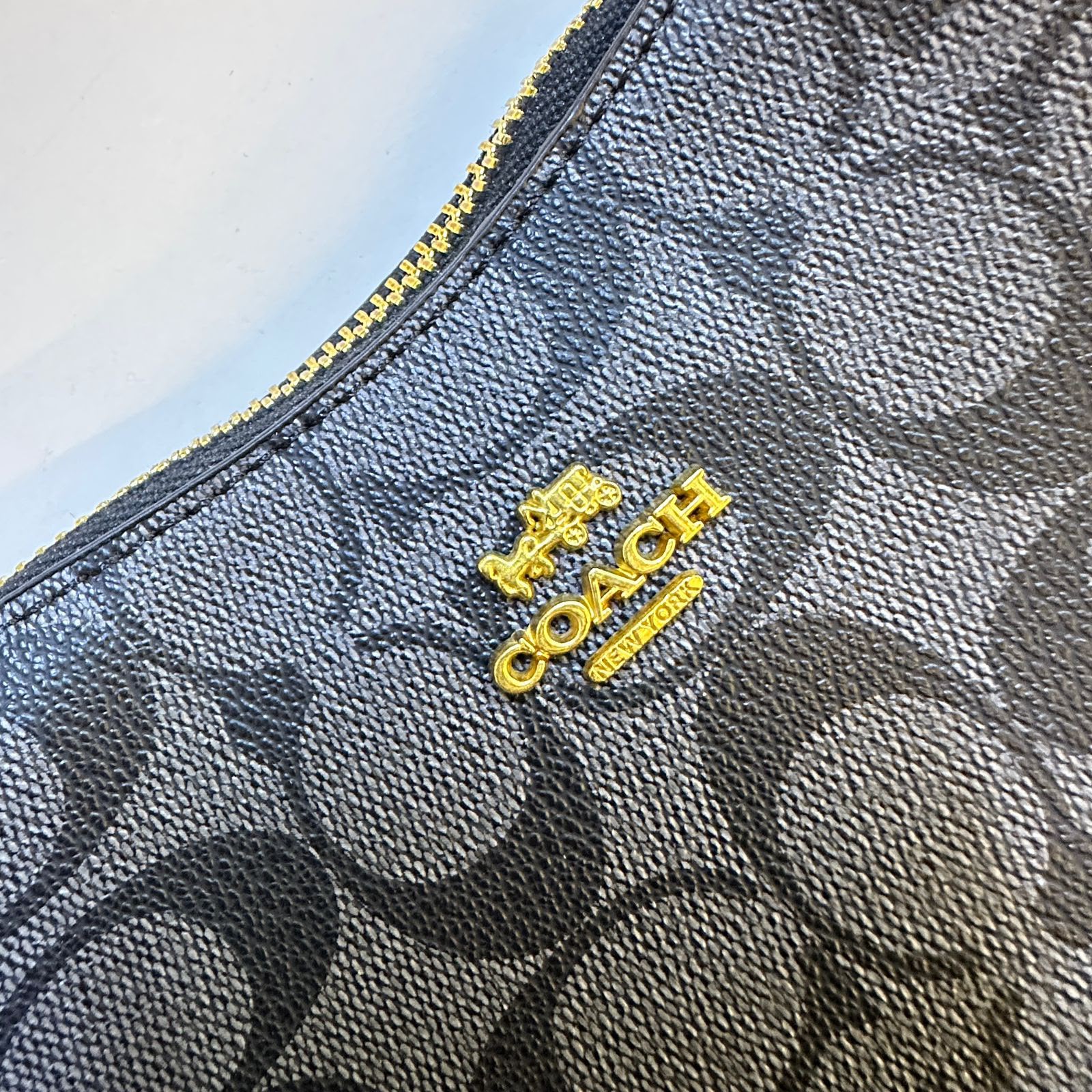 COACH Signature Shoulder Bag — 24 cm | 5 Colors with Box