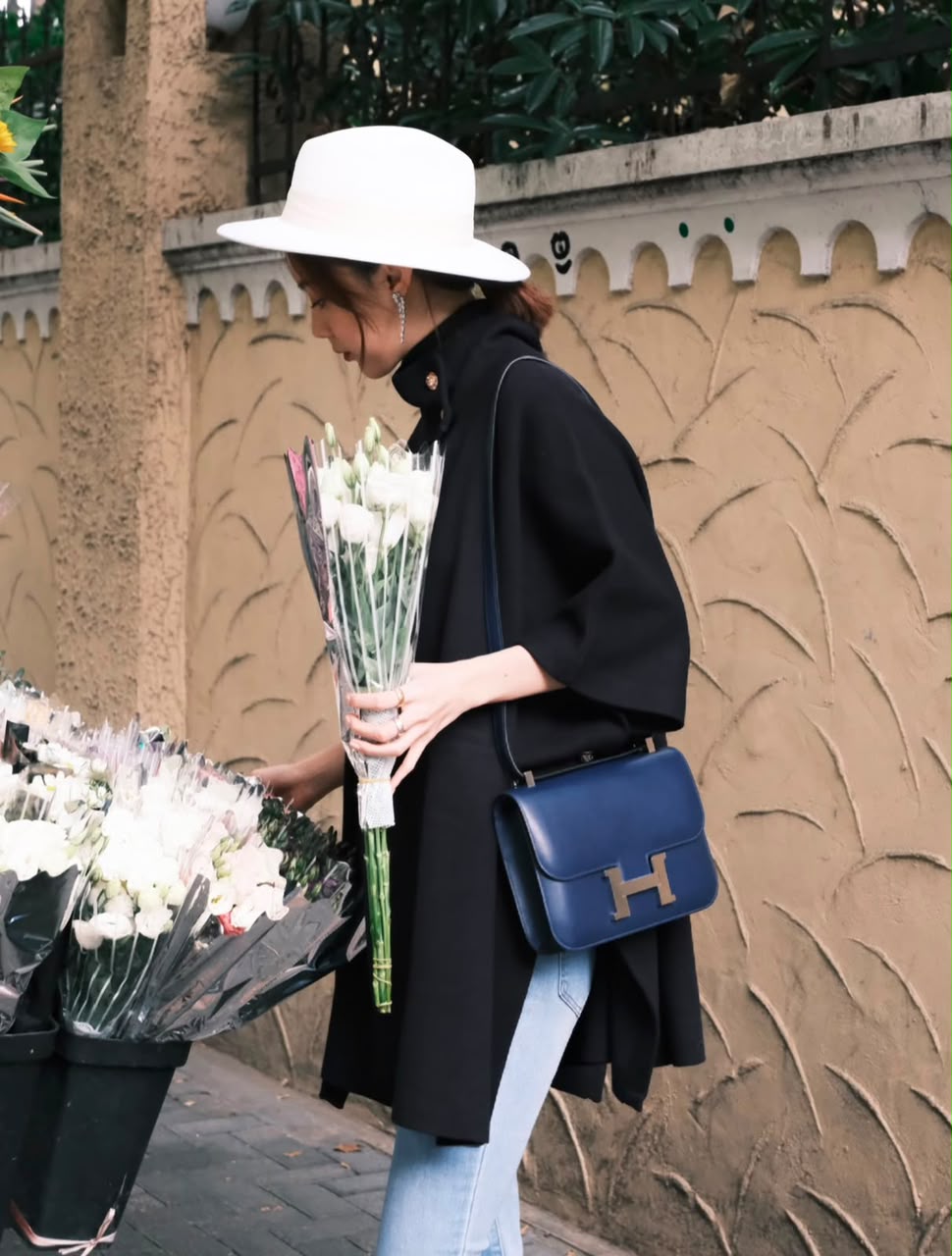 HERMÈS Structured Shoulder Bag — 24 cm | 4 Colors with Box
