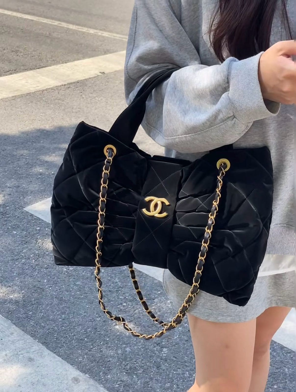 CHANEL Puffy Quilted Shoulder Bag — 40 cm | 5 Colors without Box A+