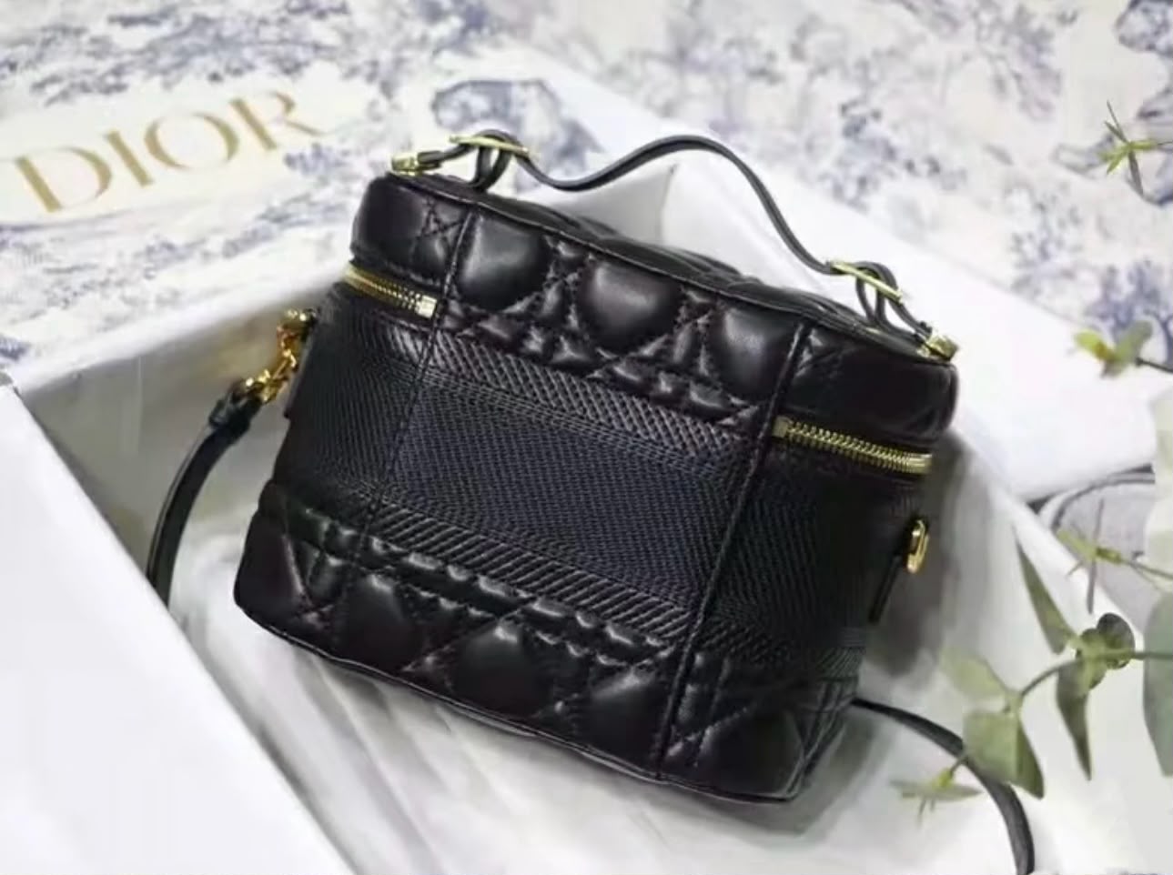 DIOR Crossbody Bag — 18 cm | 2 Colors With Box