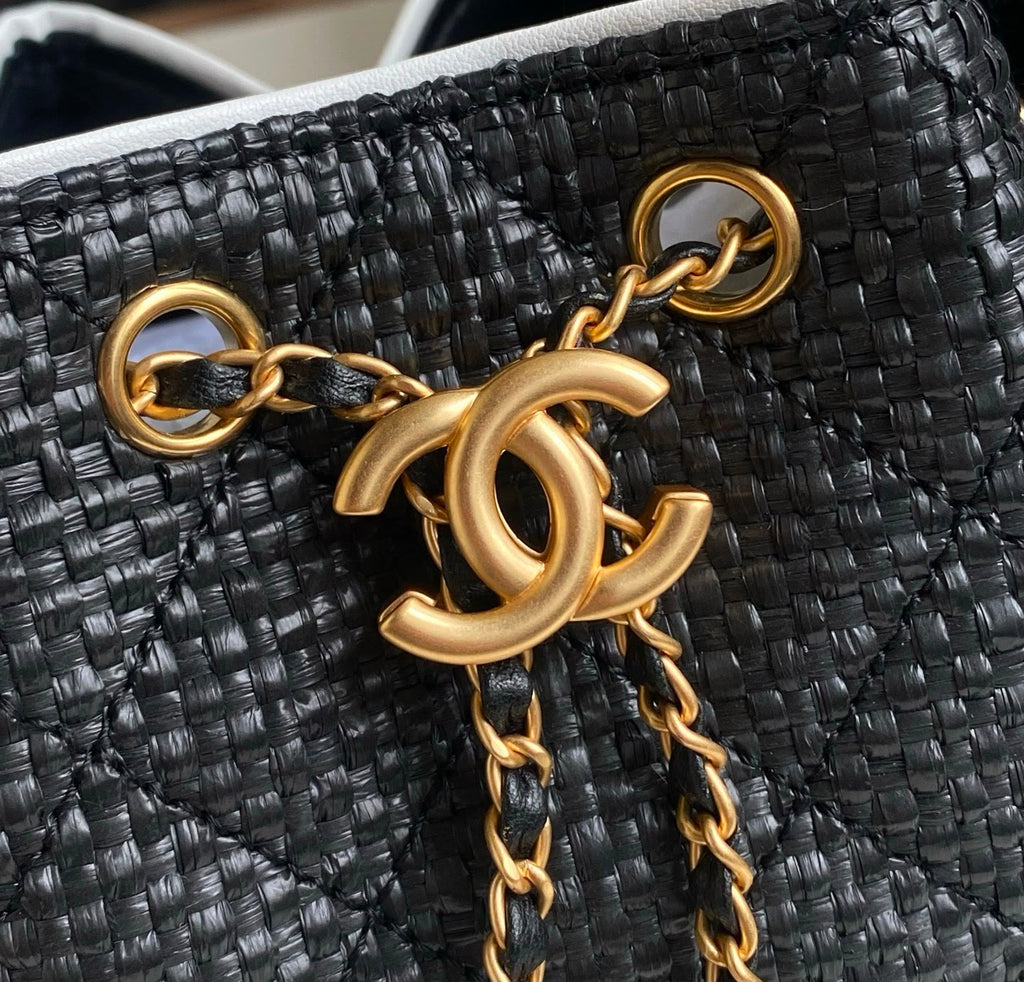 CHANEL Drawstring Bag 22 cm Without Box