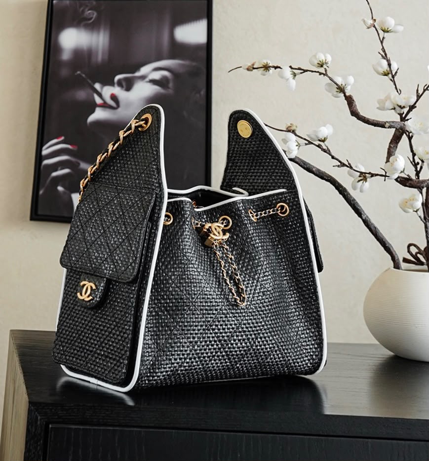 CHANEL Drawstring Bag — 26 cm Without Box