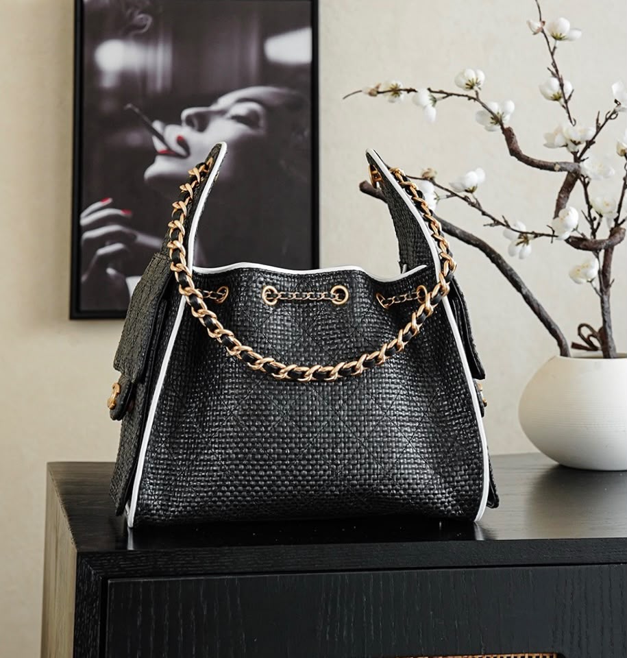 CHANEL Drawstring Bag — 26 cm Without Box