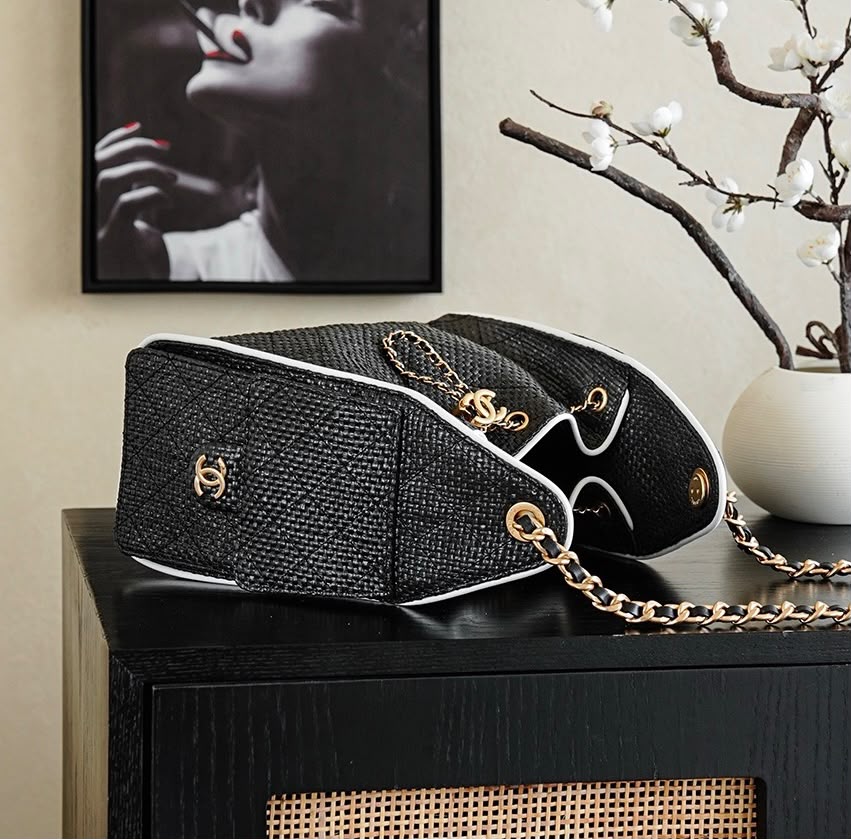 CHANEL Drawstring Bag — 26 cm Without Box