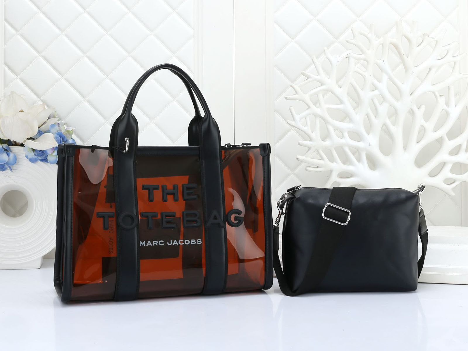 حقيبة MARC JACOBS "The Tote Bag" مقاس 35 سم بدون علبة