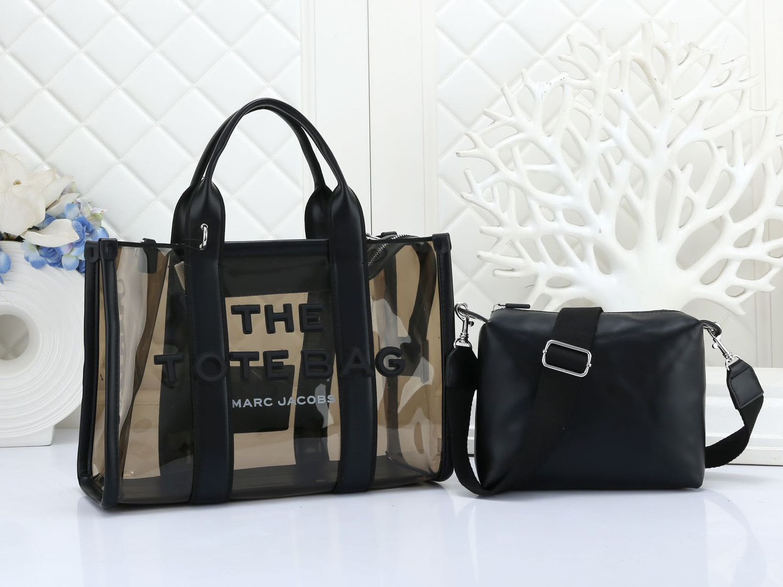 حقيبة MARC JACOBS "The Tote Bag" مقاس 35 سم بدون علبة