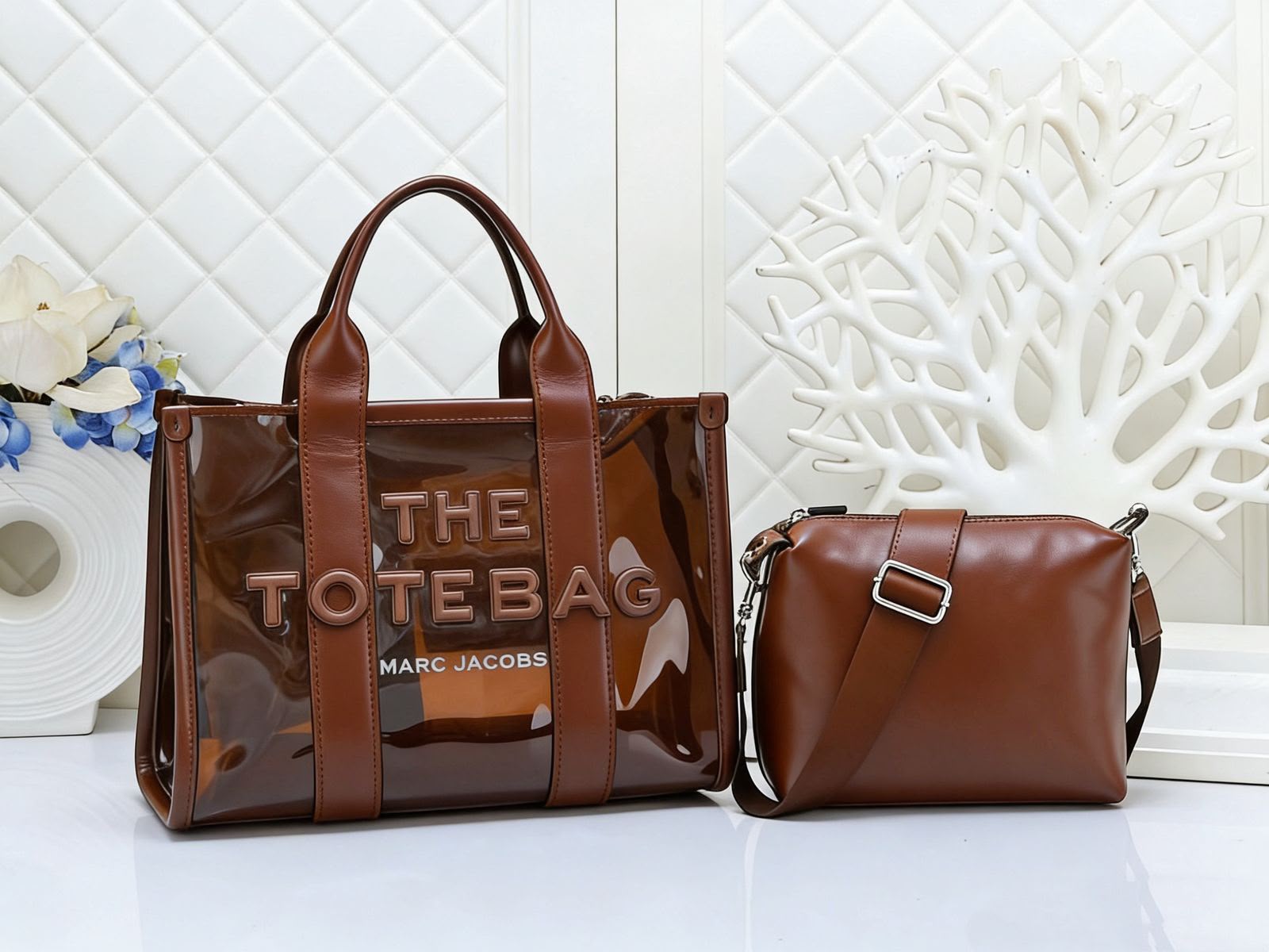حقيبة MARC JACOBS "The Tote Bag" مقاس 35 سم بدون علبة