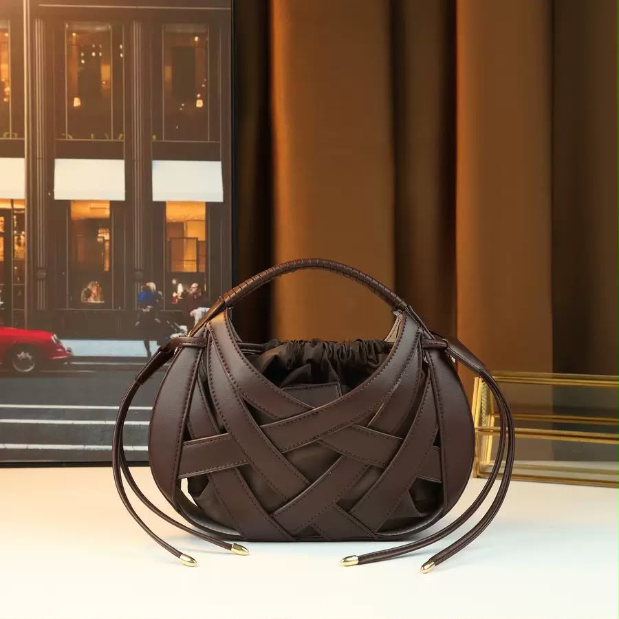 Botegga Woven Cage Bag 28 cm With Box