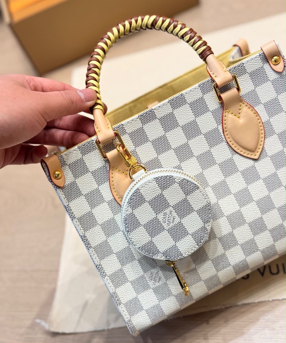LV حقيبة توت كاروهات 25 سم بدون صندوق ماستر