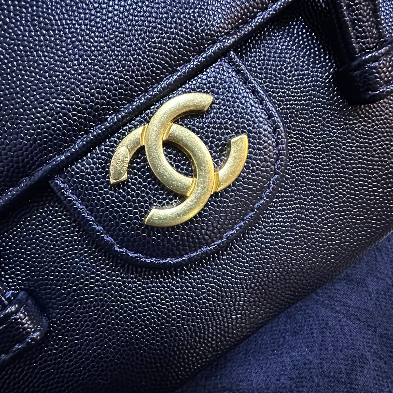 CHANEL Double-Strap Flap Bag 22 cm With Box