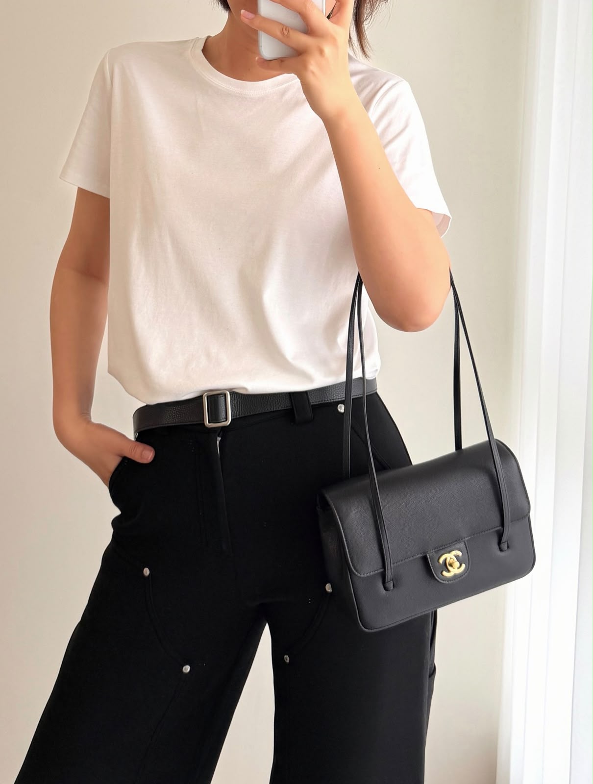 CHANEL Double-Strap Flap Bag 22 cm With Box