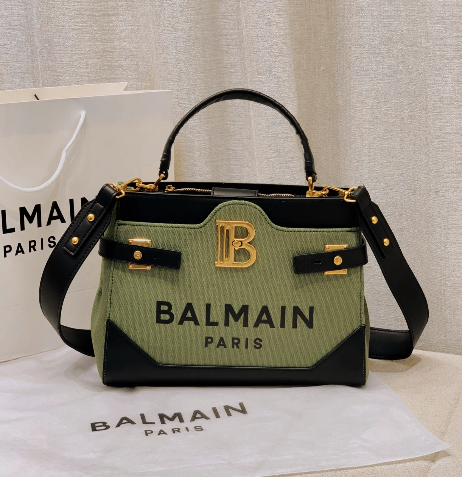 BALMAIN B-Buzz Logo Top Handle Bag 22 cm A+