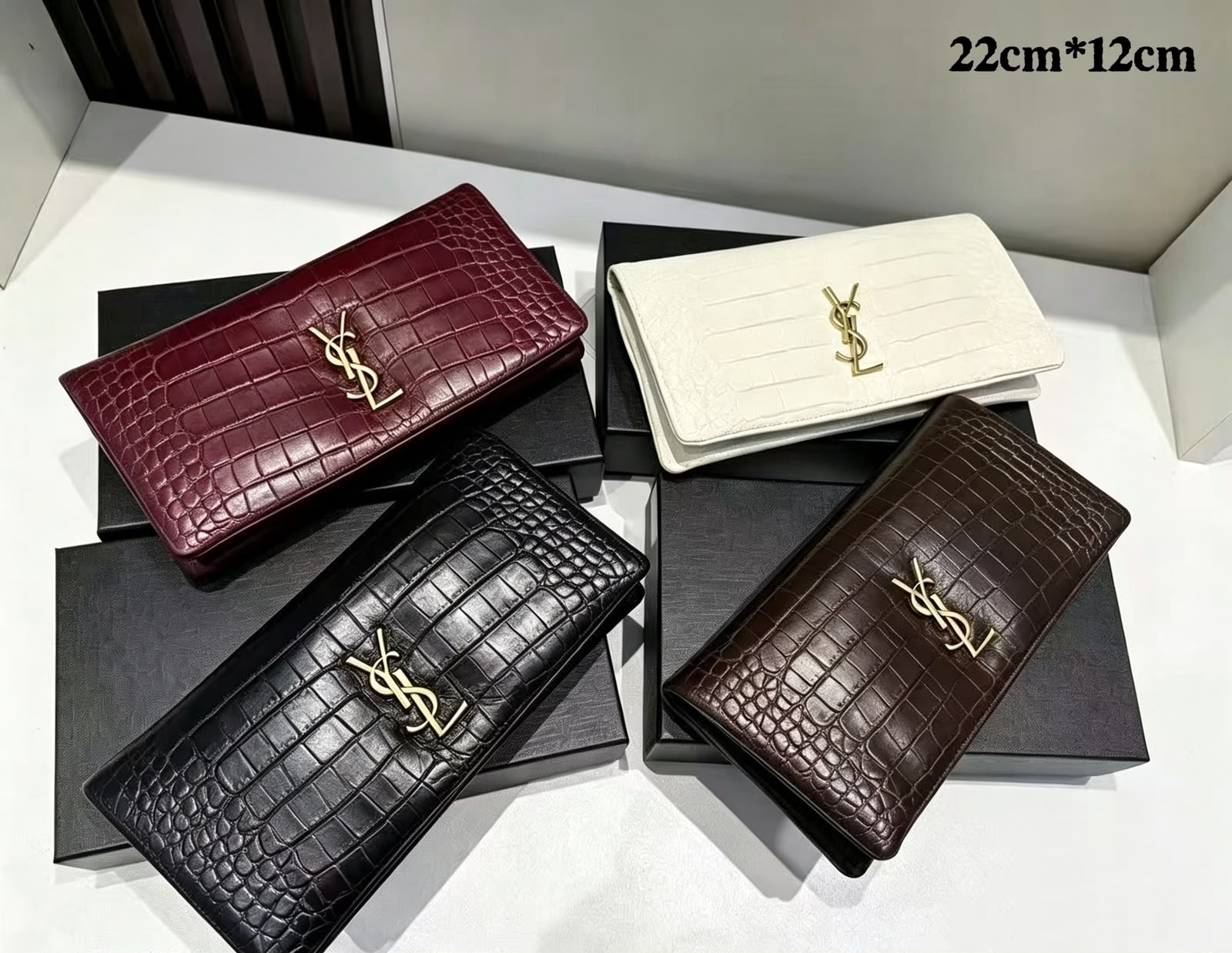 محفظة YSL كونتيننتال 22 سم ماستر