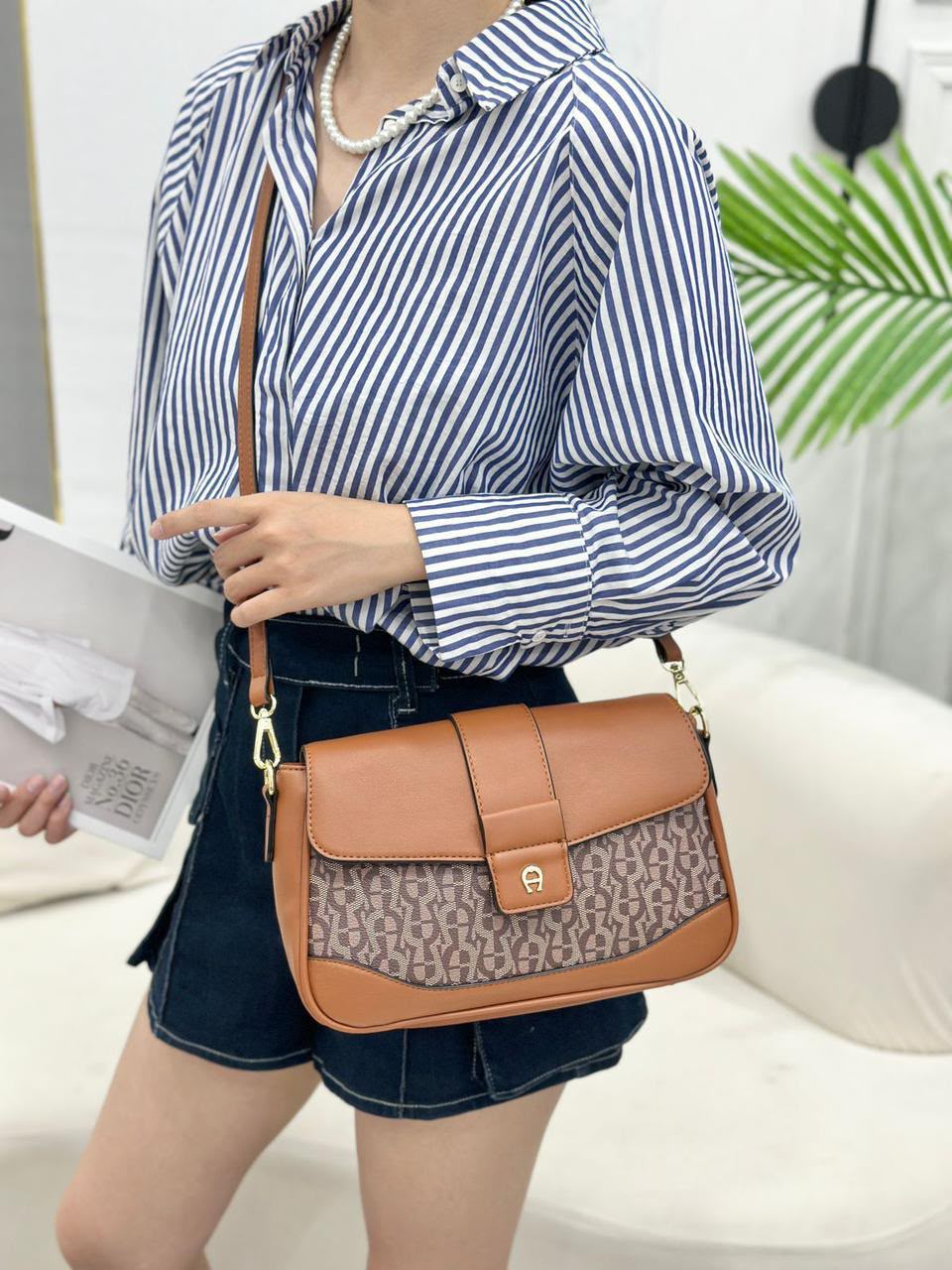 AIGNER Flap Shoulder Bag 32 cm