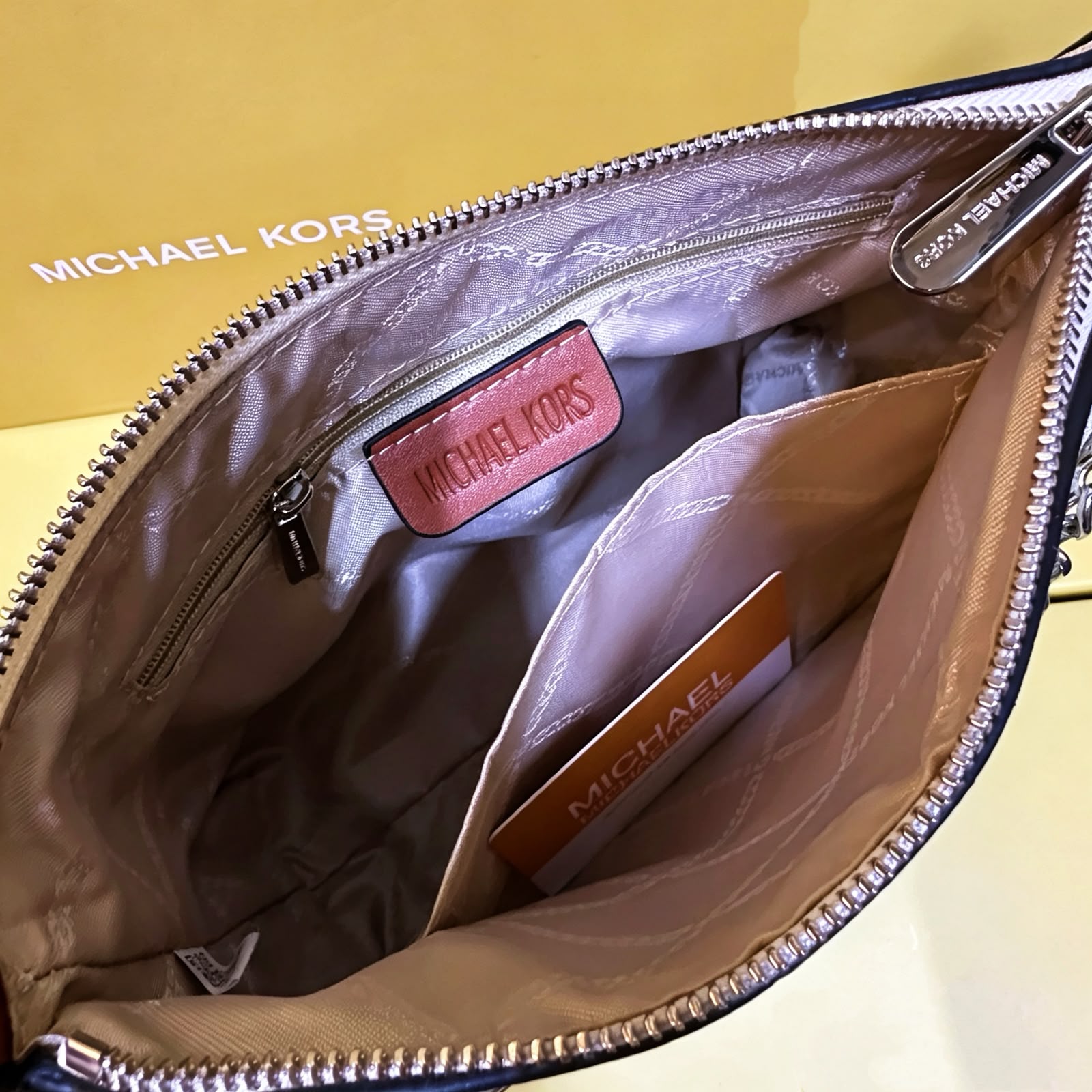 MICHAEL KORS Chain Strap Signature Shoulder Bag 25 cm