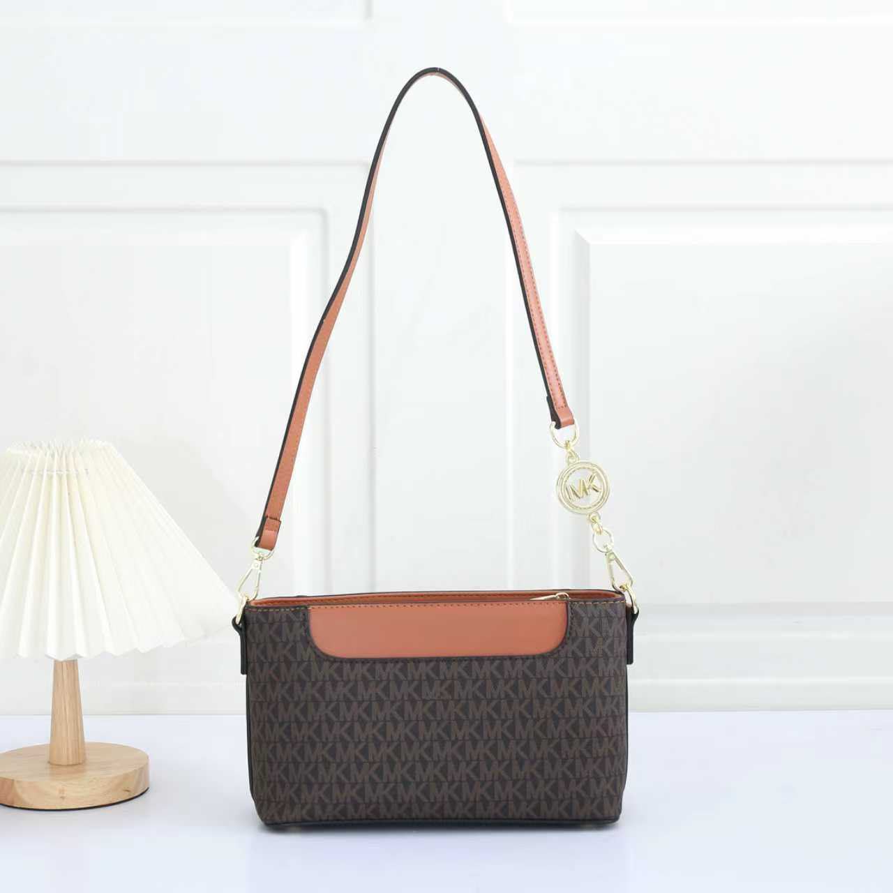 MICHAEL KORS Signature Crossbody Bag 25 cm
