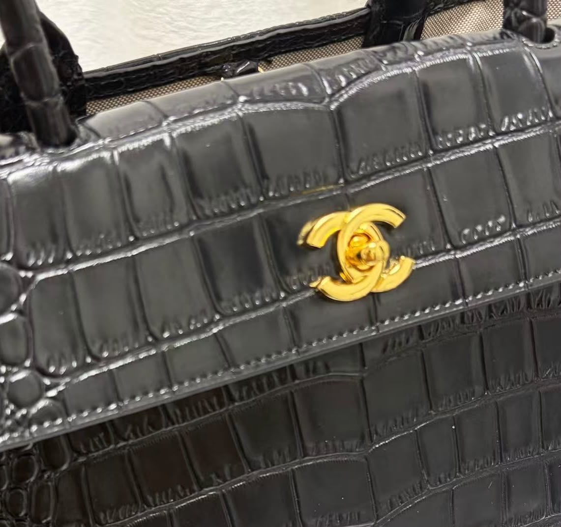 CHANEL Croc Tote 38 cm Master