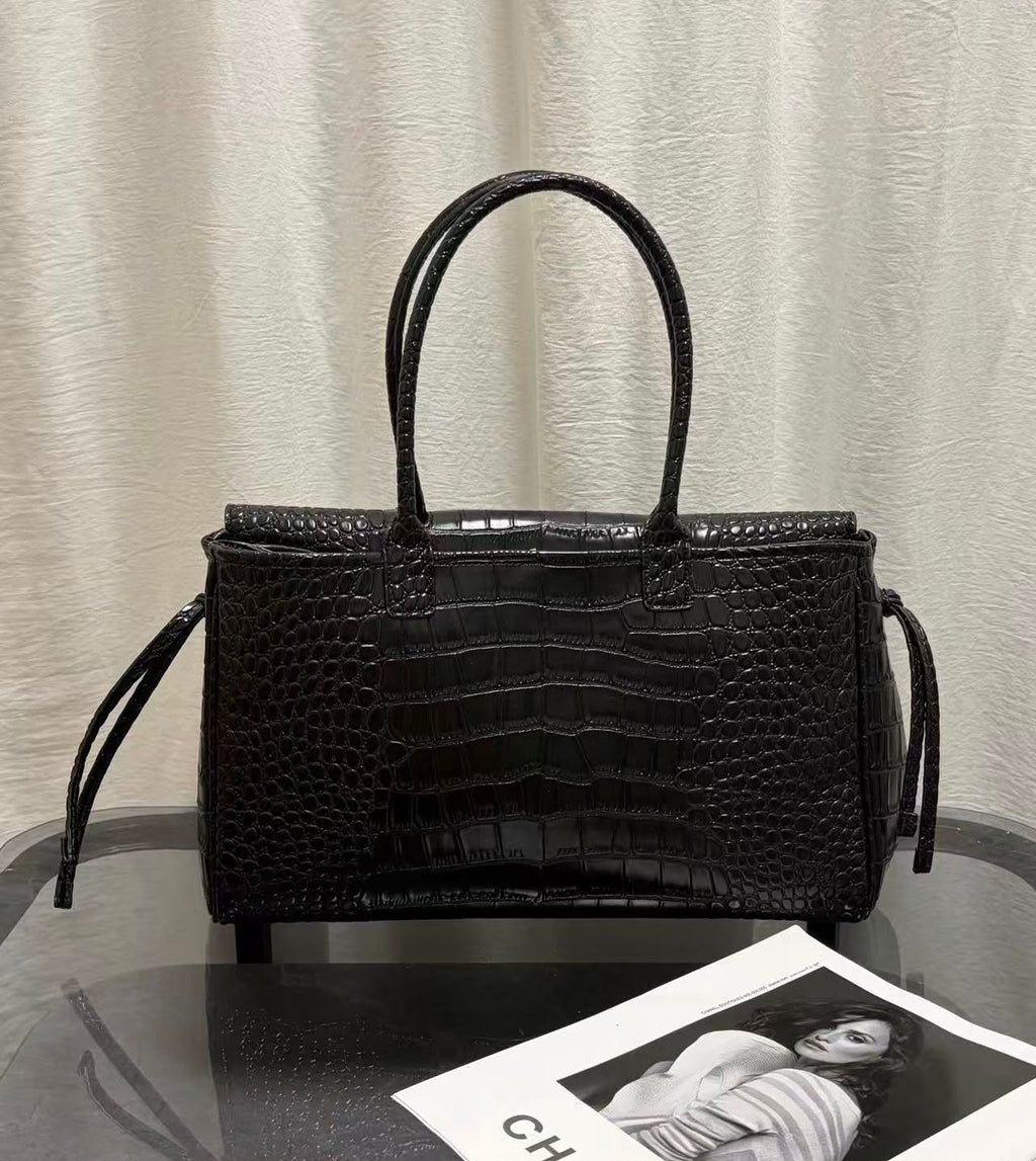 CHANEL Croc Tote 38 cm Master