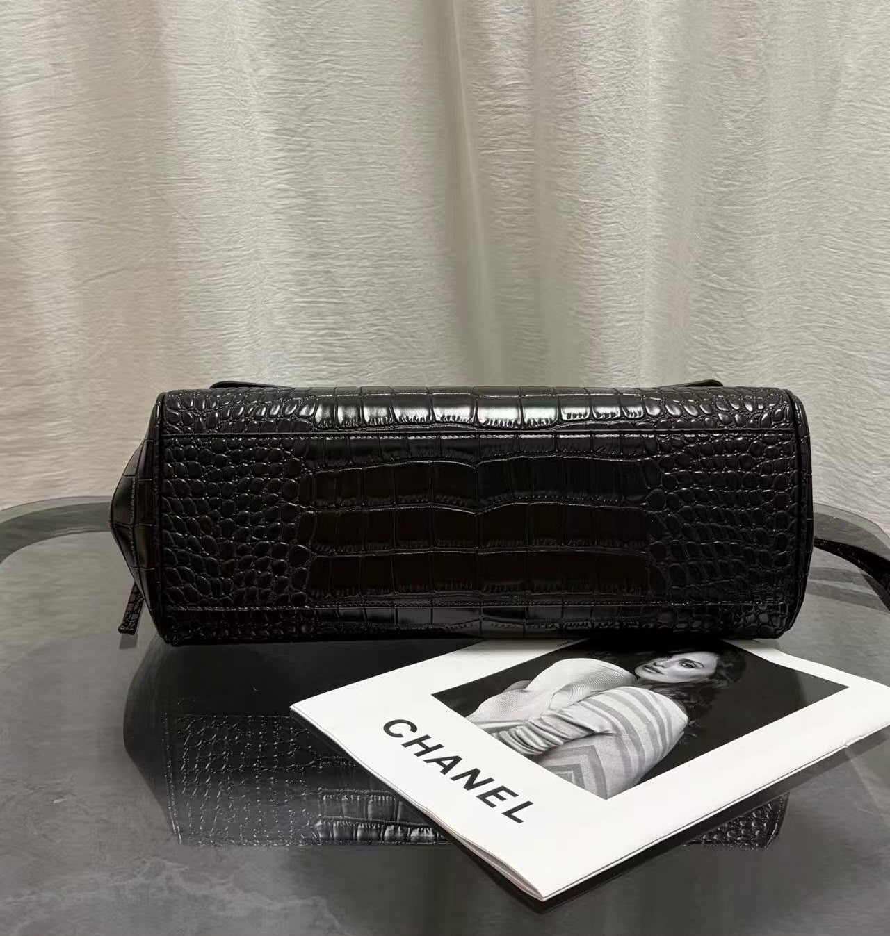 CHANEL Croc Tote 38 cm Master