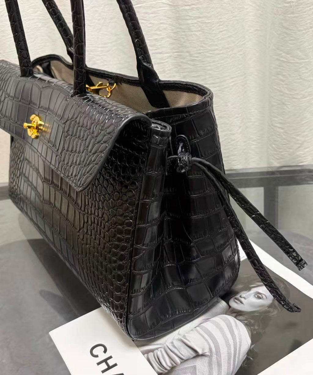 CHANEL Croc Tote 38 cm Master