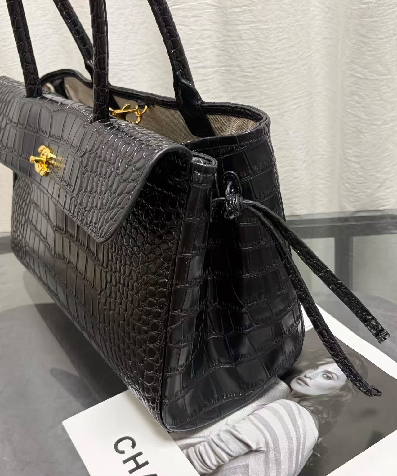 CHANEL Croc Tote 38 cm Master