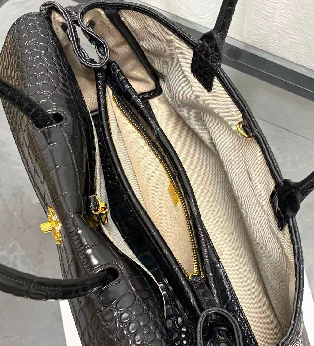 CHANEL Croc Tote 38 cm Master