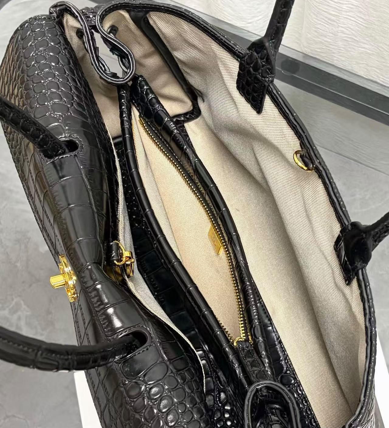 CHANEL Croc Tote 38 cm Master