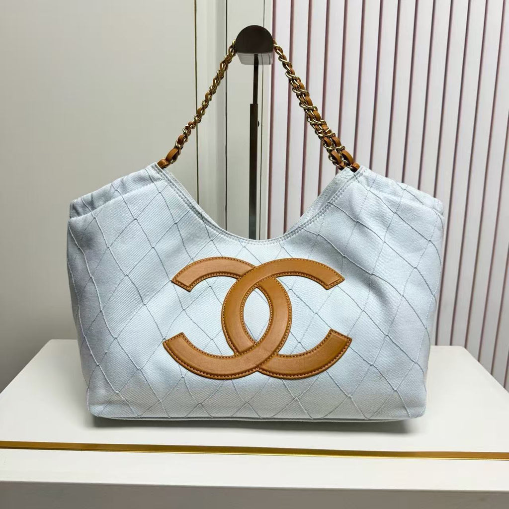 CHANEL Tote with Pouch 45 cm Master