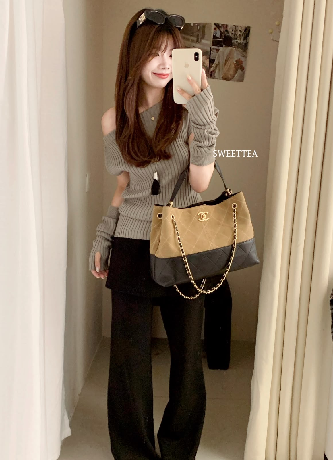 CHANEL Two-Tone Hobo Bag 35 cm