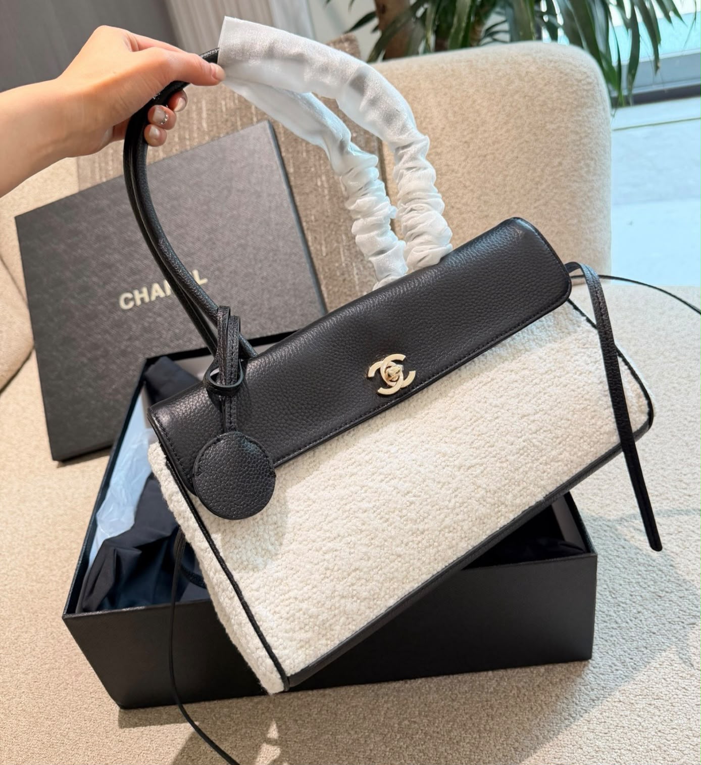 CHANEL Two-Tone Flap Bag 32 cm A+