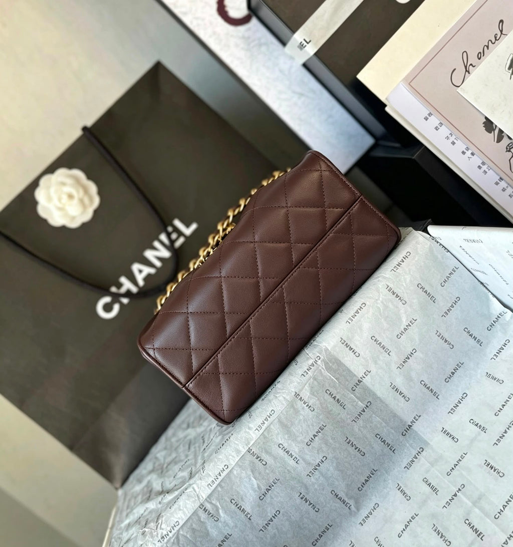 CHANEL Drawstring Bucket Bag 20 cm