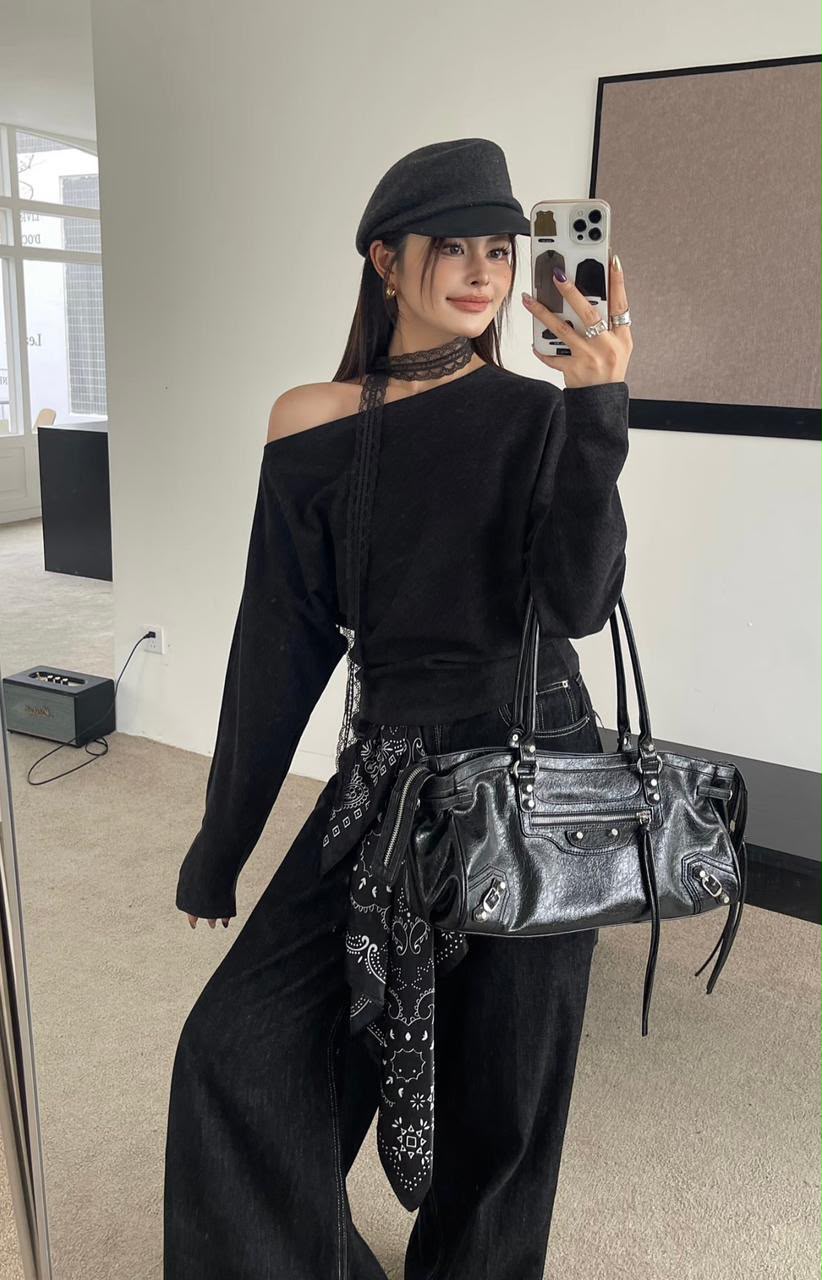 BALENCIAGA Studded Tote Bag 38 cm A+