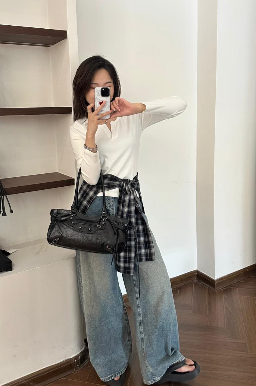 BALENCIAGA Studded Tote Bag 38 cm A+