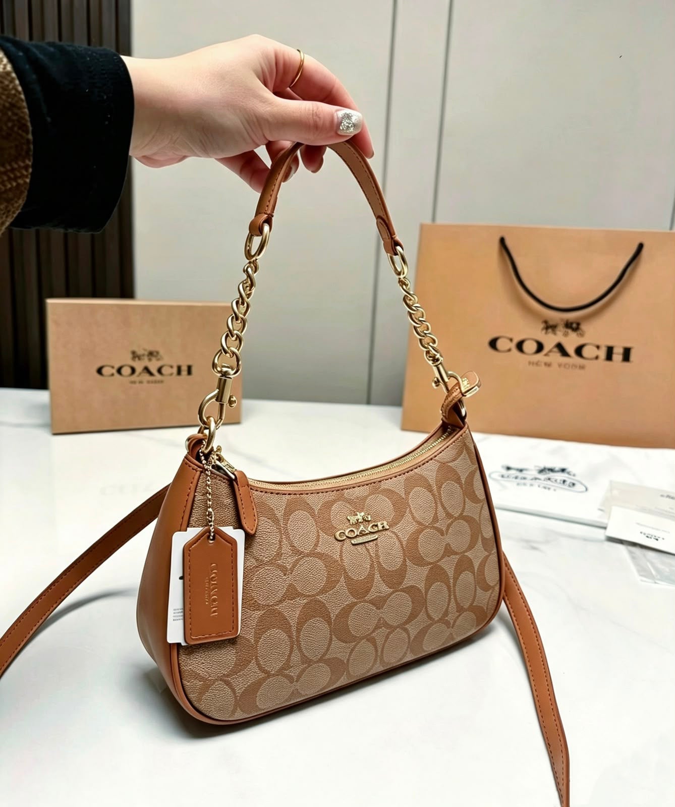 COACH Leather Chain Shoulder Bag 24cm