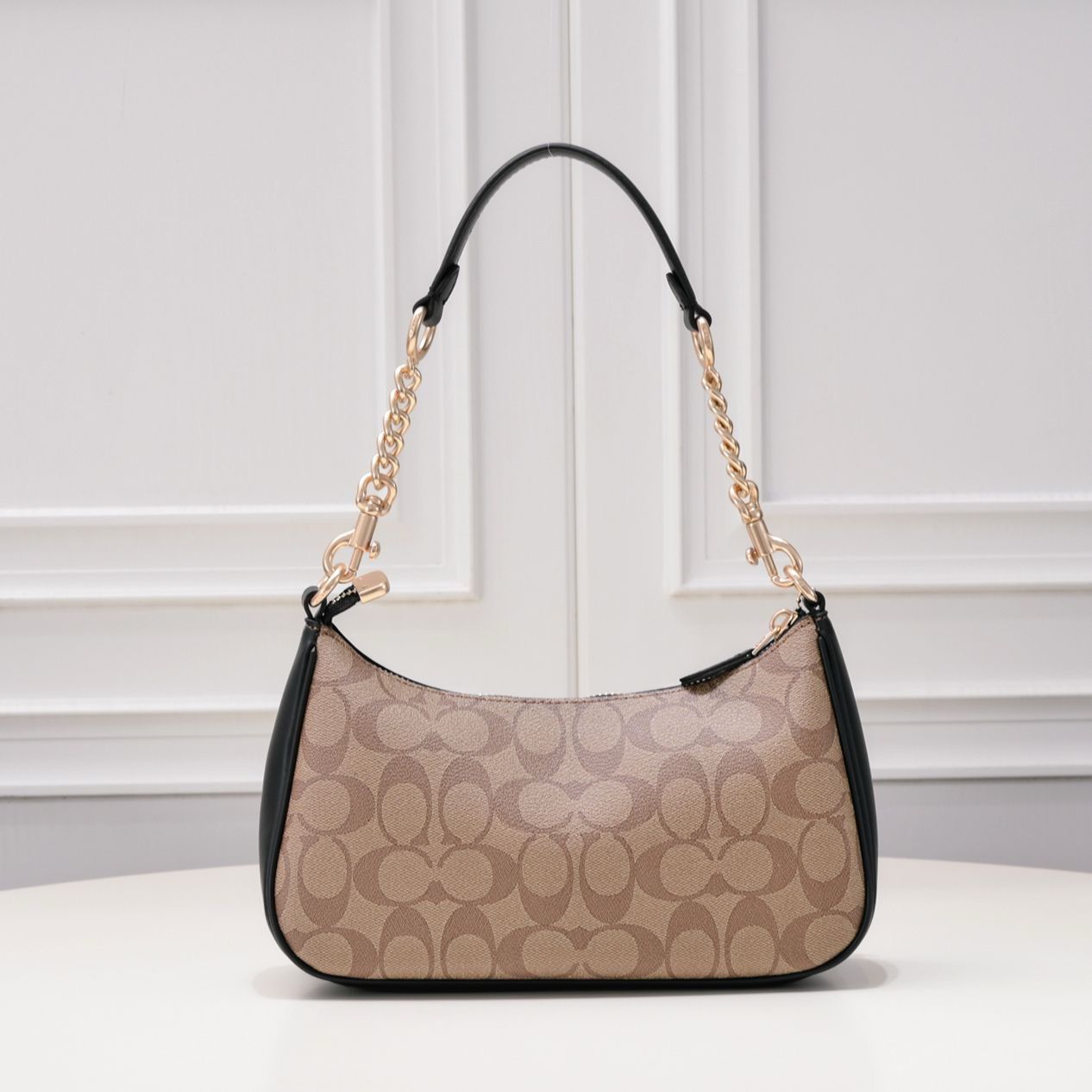COACH Leather Chain Shoulder Bag 24cm