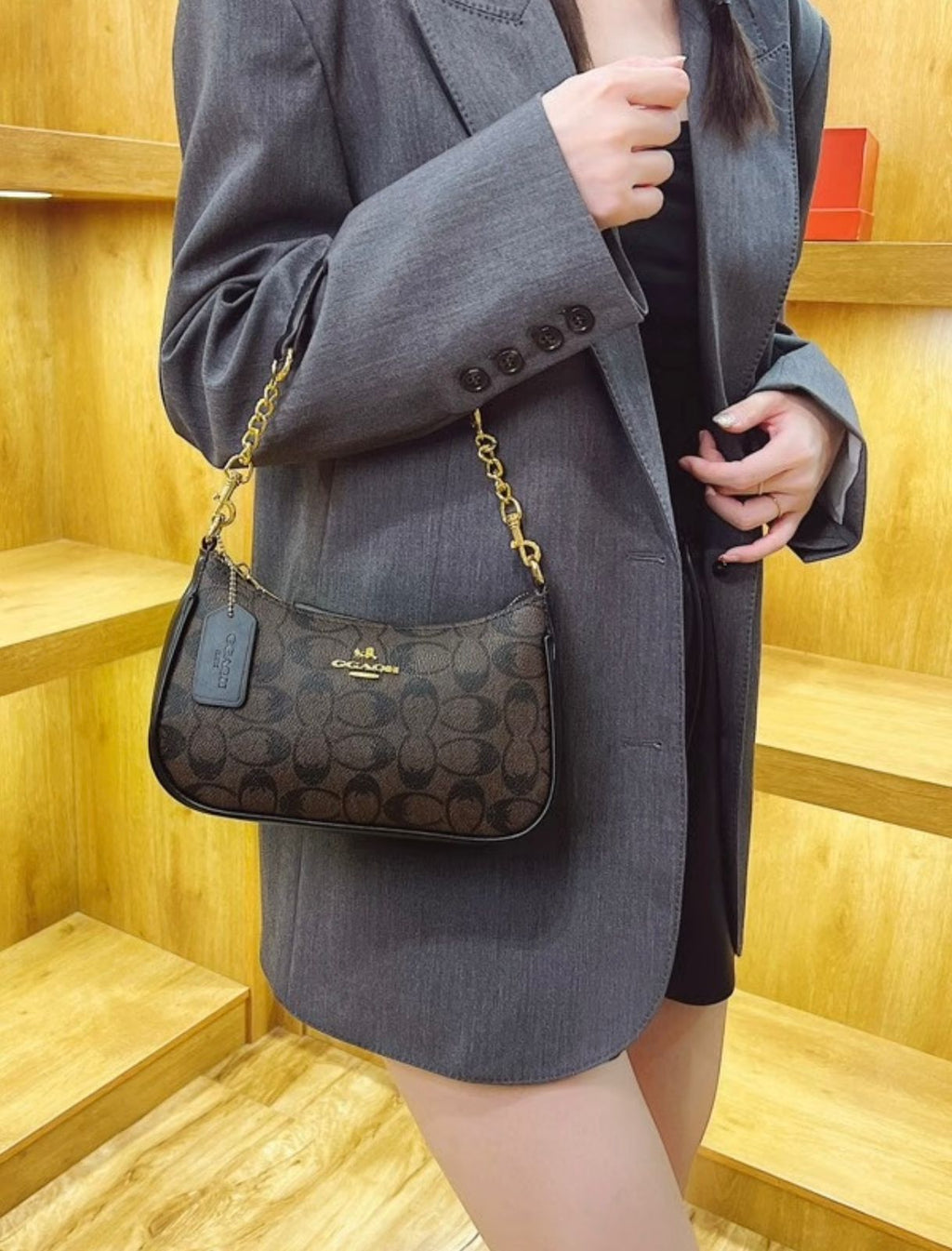COACH Leather Chain Shoulder Bag 24cm
