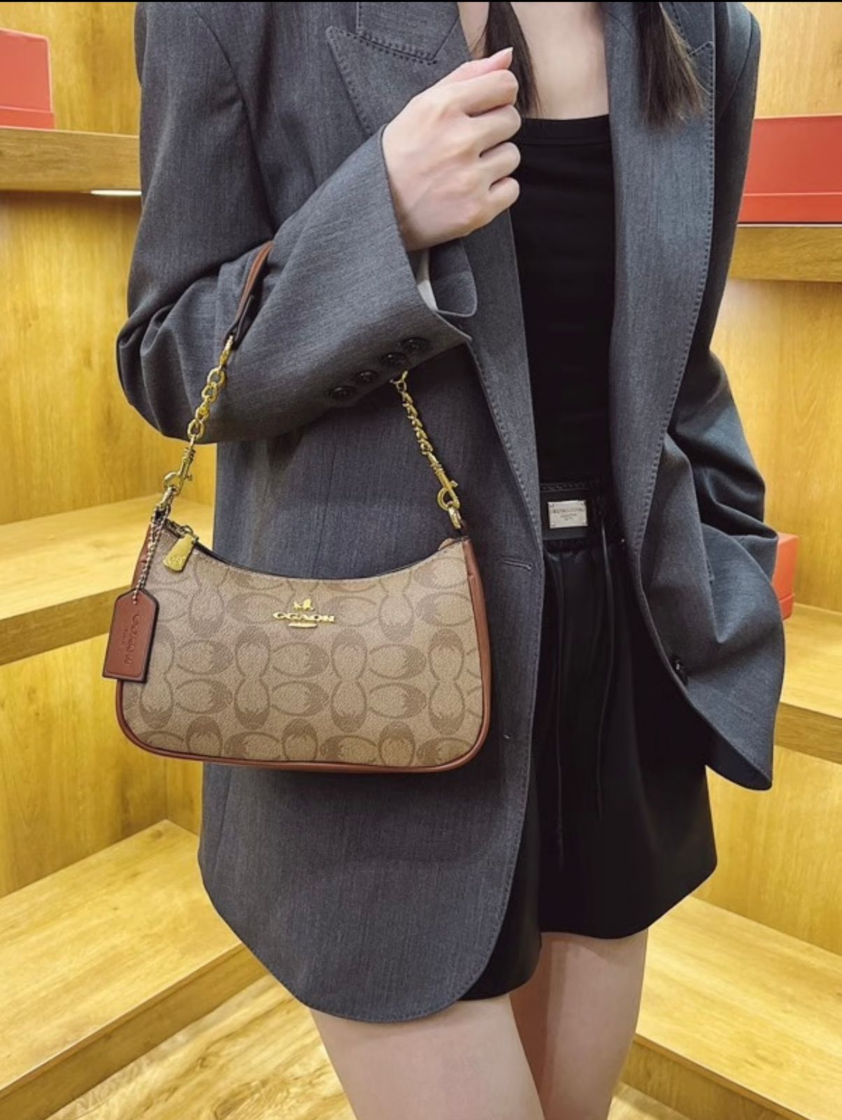 COACH Leather Chain Shoulder Bag 24cm