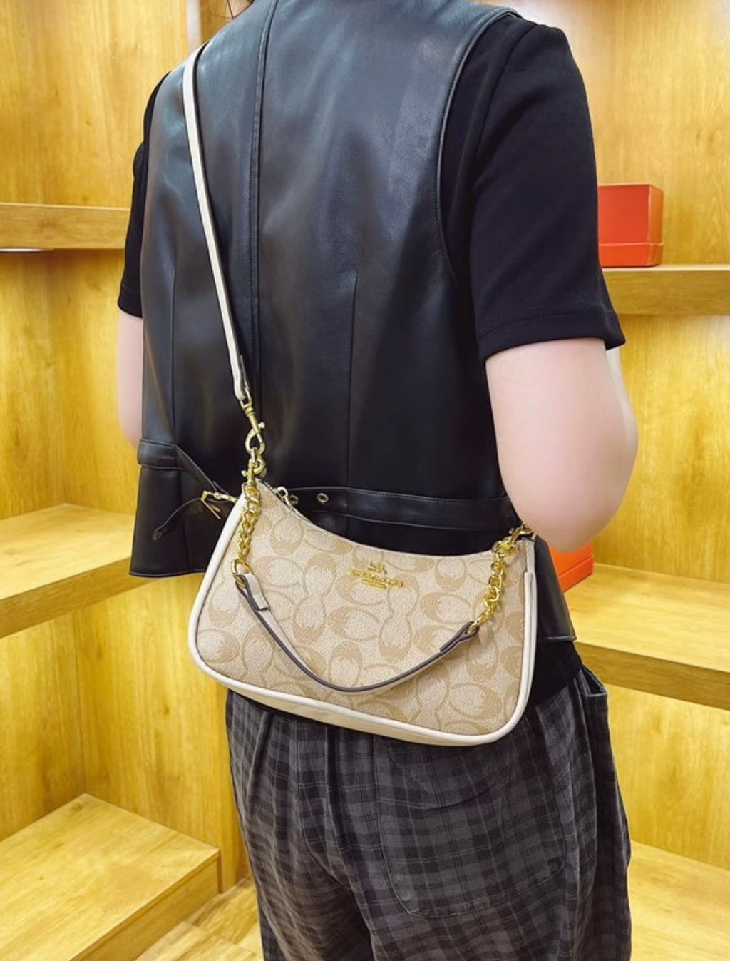 COACH Leather Chain Shoulder Bag 24cm