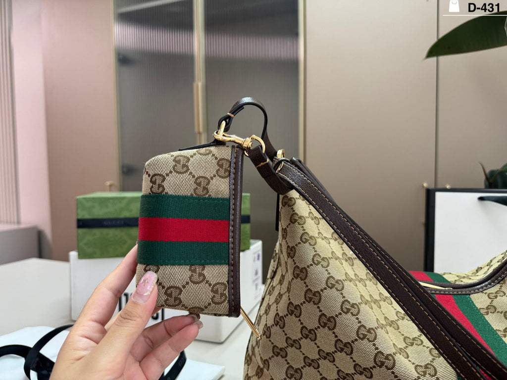 GUCCI GG Supreme Canvas Hobo Bag 40cm A+