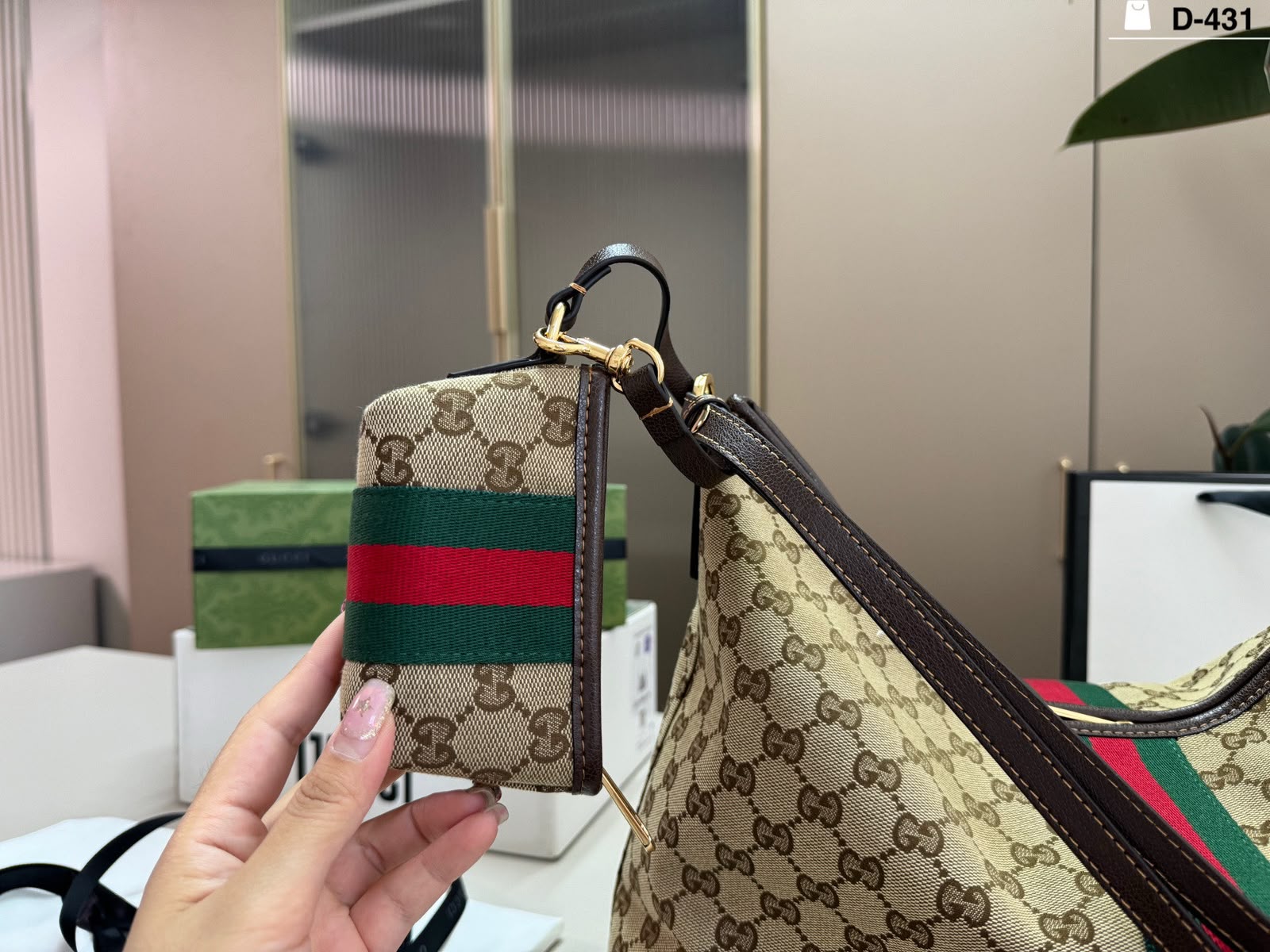 GUCCI GG Supreme Canvas Hobo Bag 40cm A+