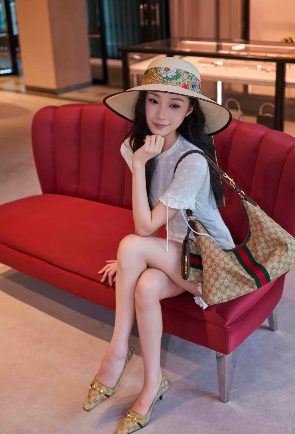 GUCCI GG Supreme Canvas Hobo Bag 40cm A+