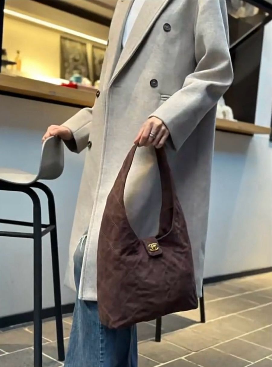 CHANEL Hobo Shoulder Bag 29cm A+