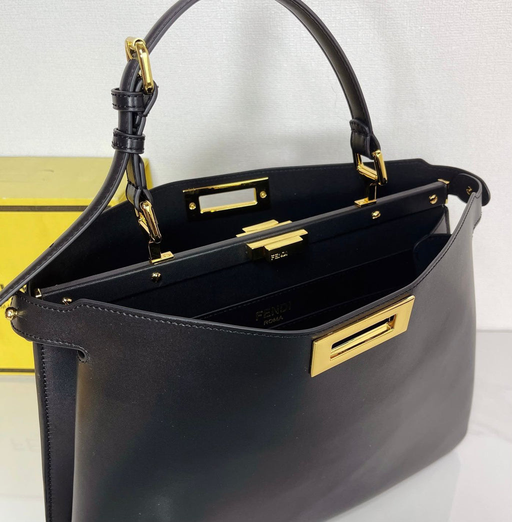 FENDI Peekaboo Style Chain Handbag 33cm A+